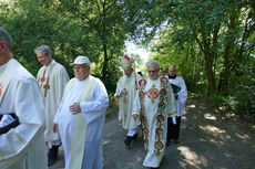 Festgottesdienst zum 1.000 Todestag des Heiligen Heimerads auf dem Hasunger Berg (Foto: Karl-Franz Thiede)